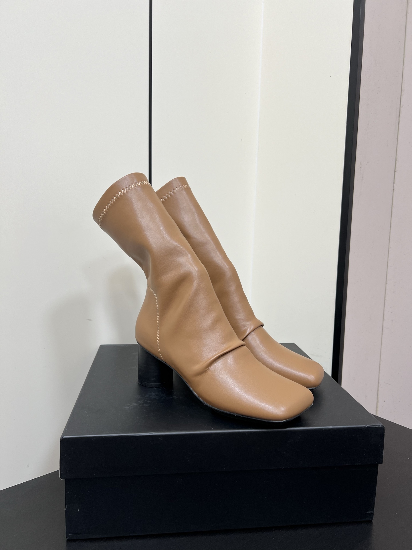 “P775 Umwang Retro Ballet Boots with Imported Bullet Power PU, Size #35-40”