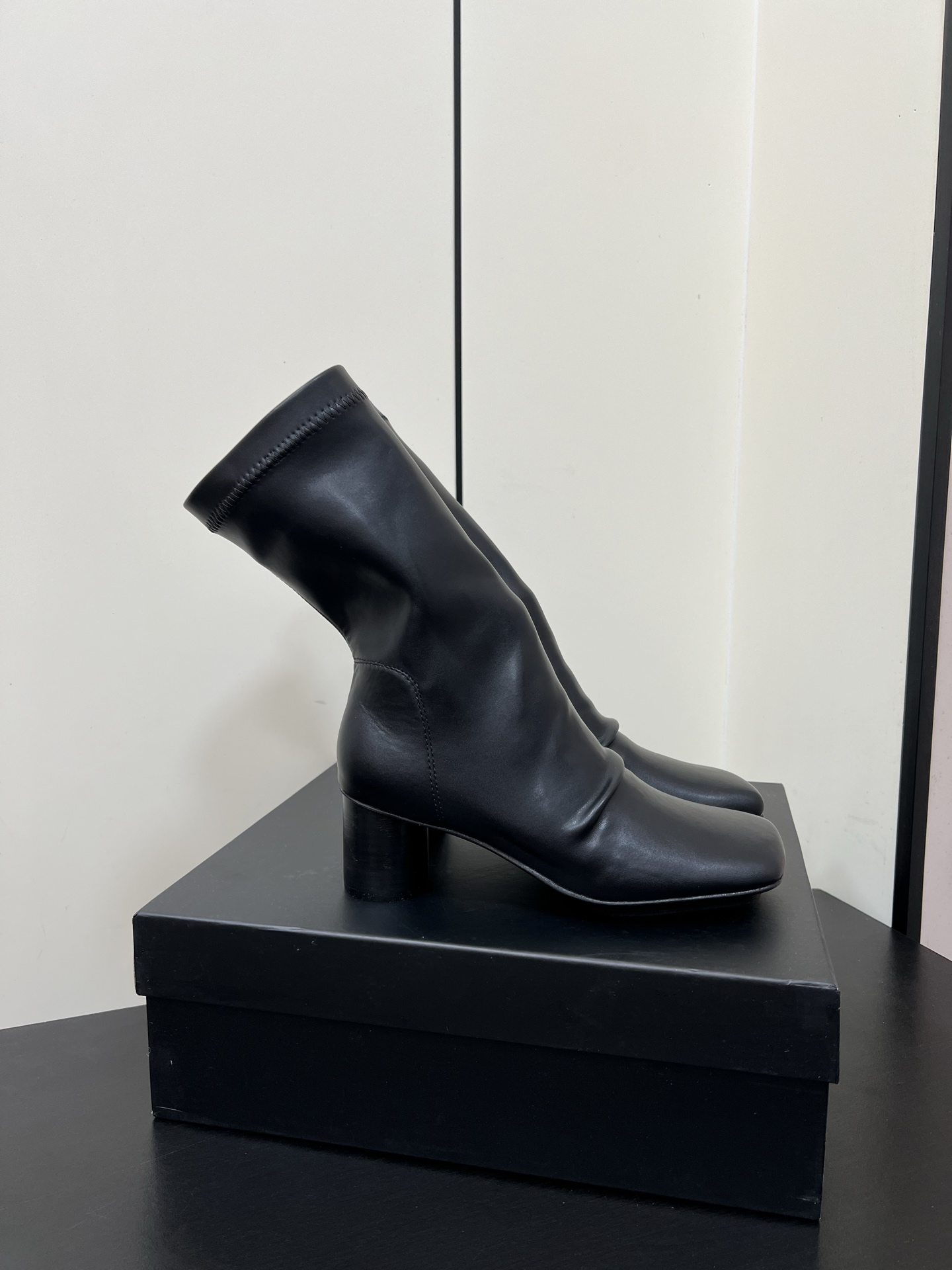 “Uma Wang Retro Ballet Boots: Rare, Comfortable, Strong, Imported PU, Size #35-40” - 图片 3