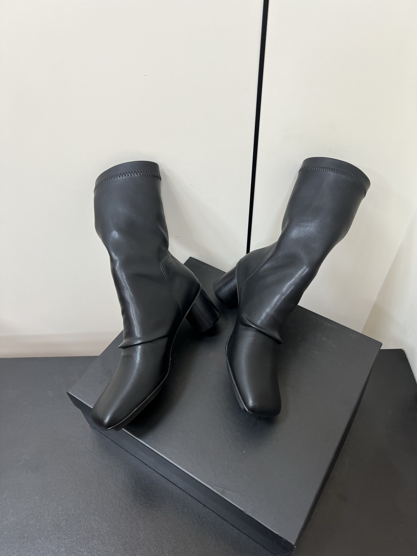 “Uma Wang Retro Ballet Boots: Rare, Comfortable, Strong, Imported PU, Size #35-40” - 图片 4