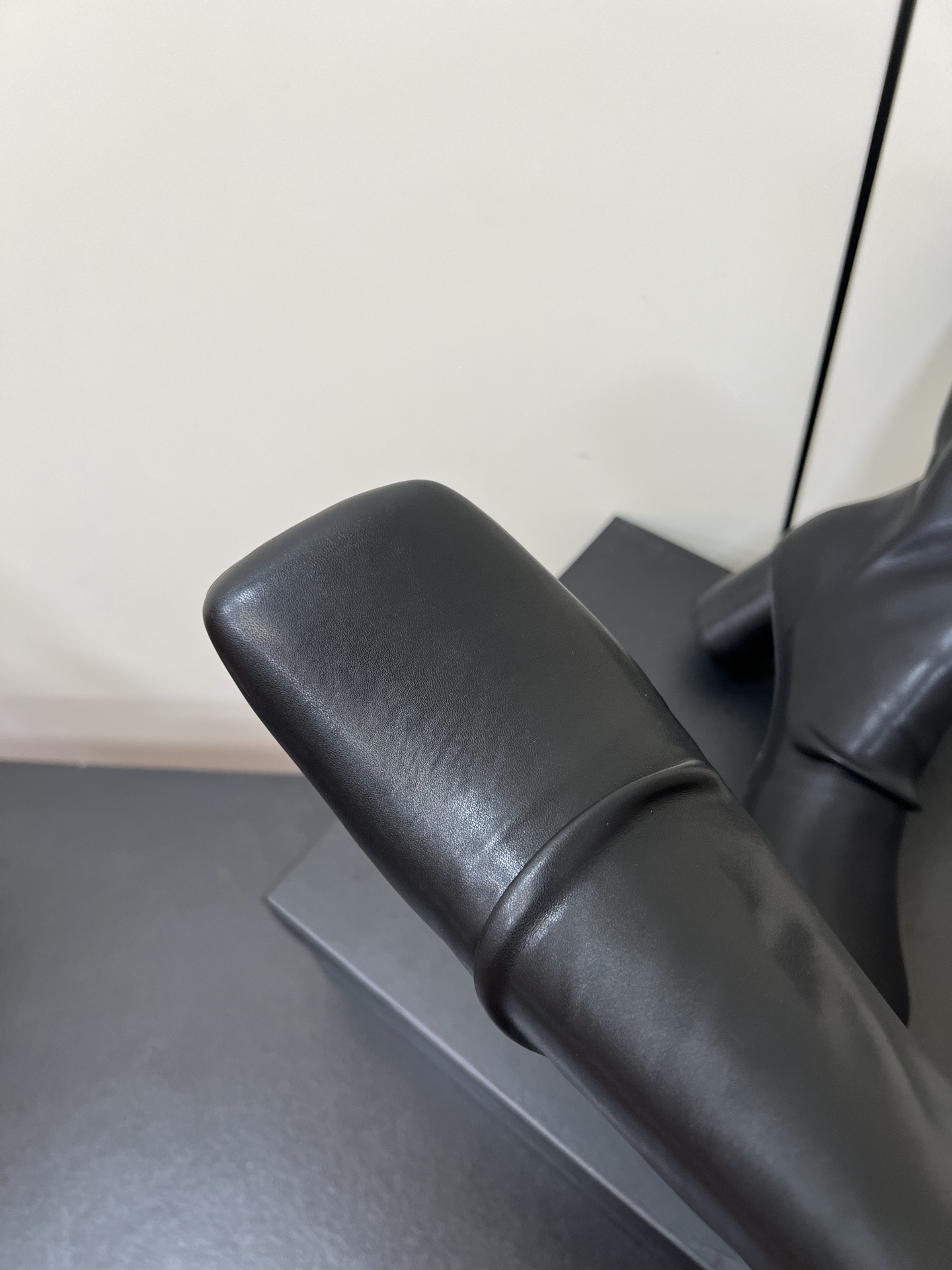 “Uma Wang Retro Ballet Boots: Rare, Comfortable, Strong, Imported PU, Size #35-40” - 图片 5