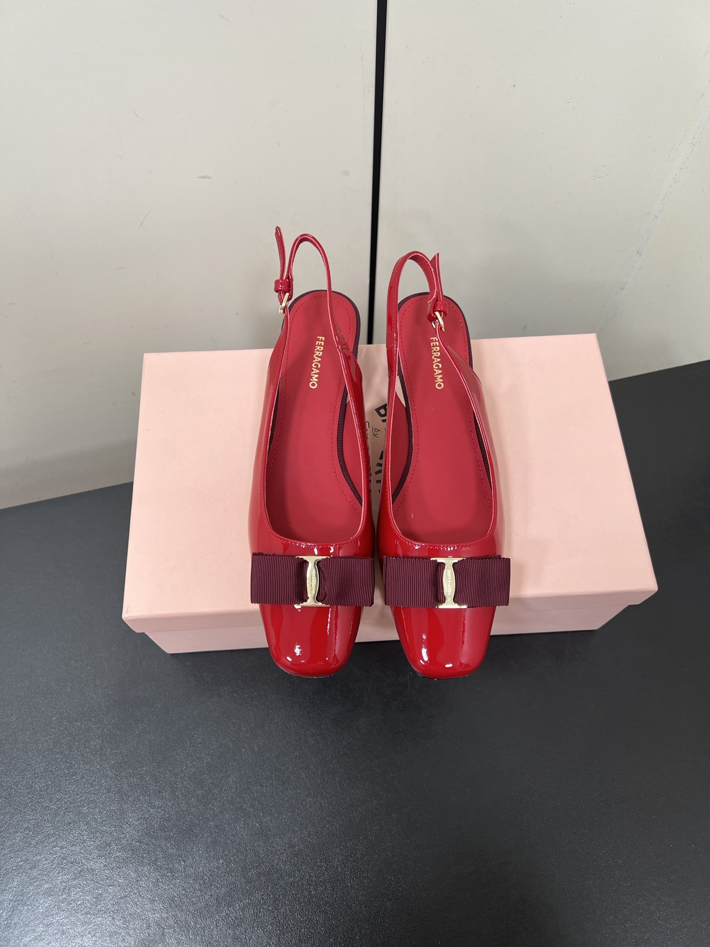 Ferragamo 25AW Sheepskin Shoes: Light, Soft, and Stylish Comfort - 图片 5