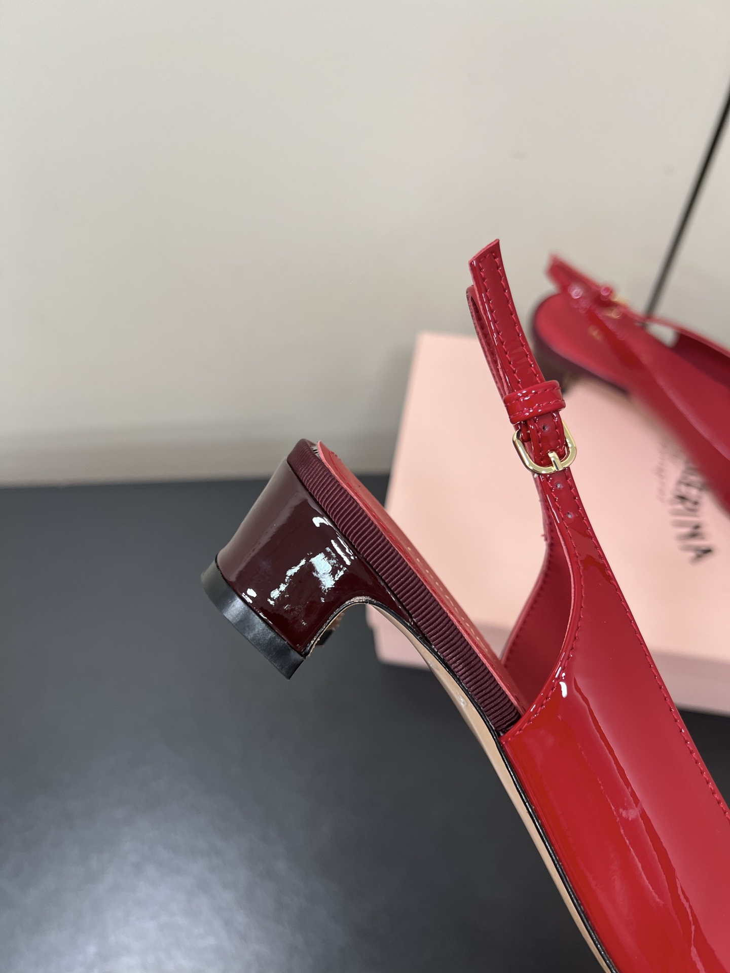 Ferragamo 25AW Sheepskin Shoes: Light, Soft, and Stylish Comfort - 图片 8