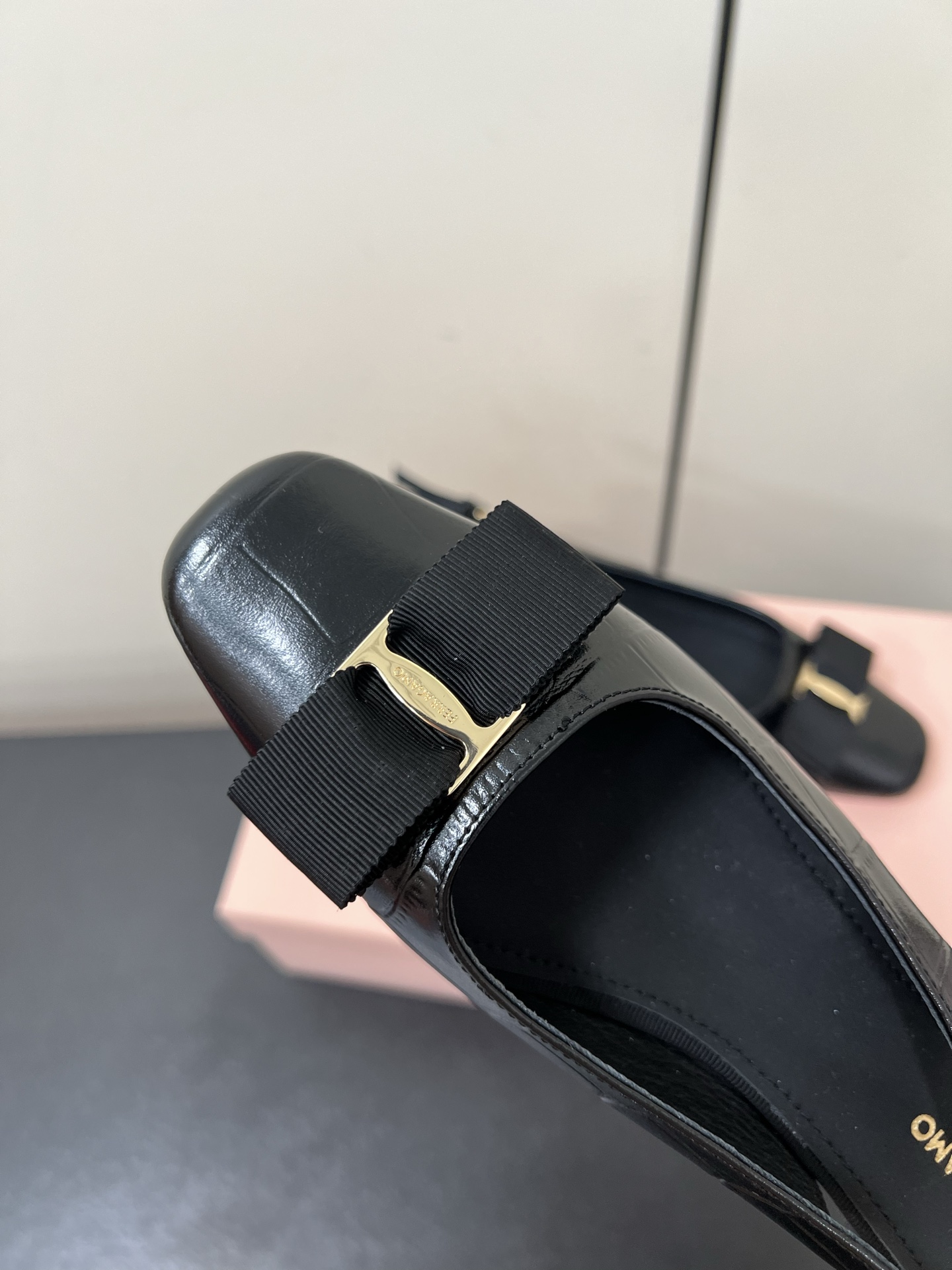 Ferragamo 25AW Sheepskin Shoes: Light, Breathable, and Luxurious - 图片 6