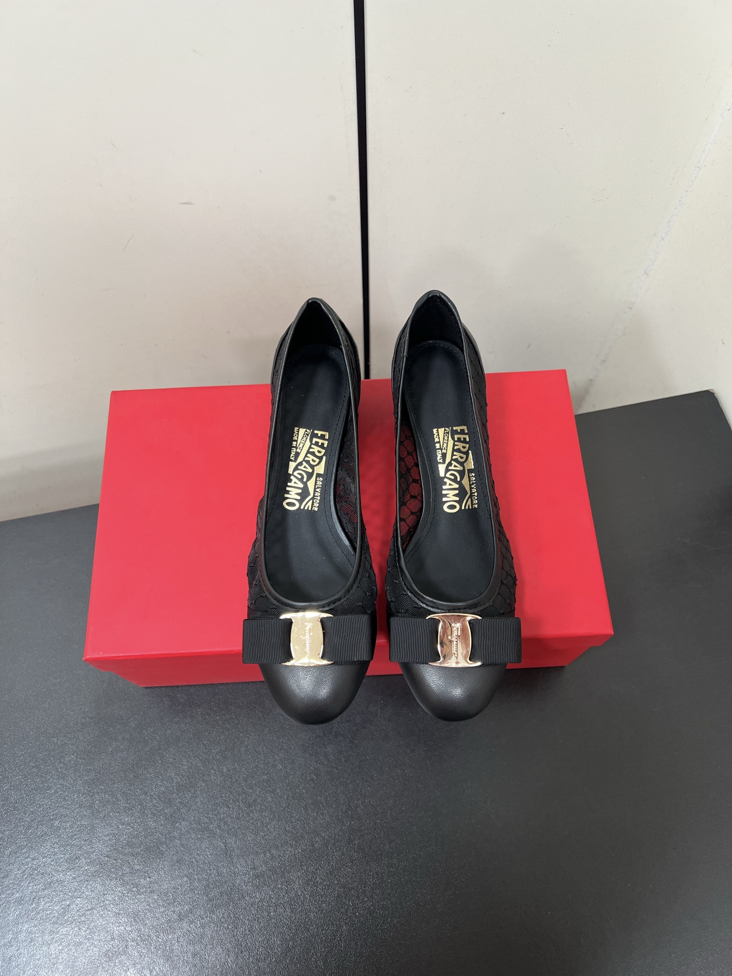 Ferragamo Firagmu: Classic Style with Butterfly Knots and Elegant Design - 图片 5