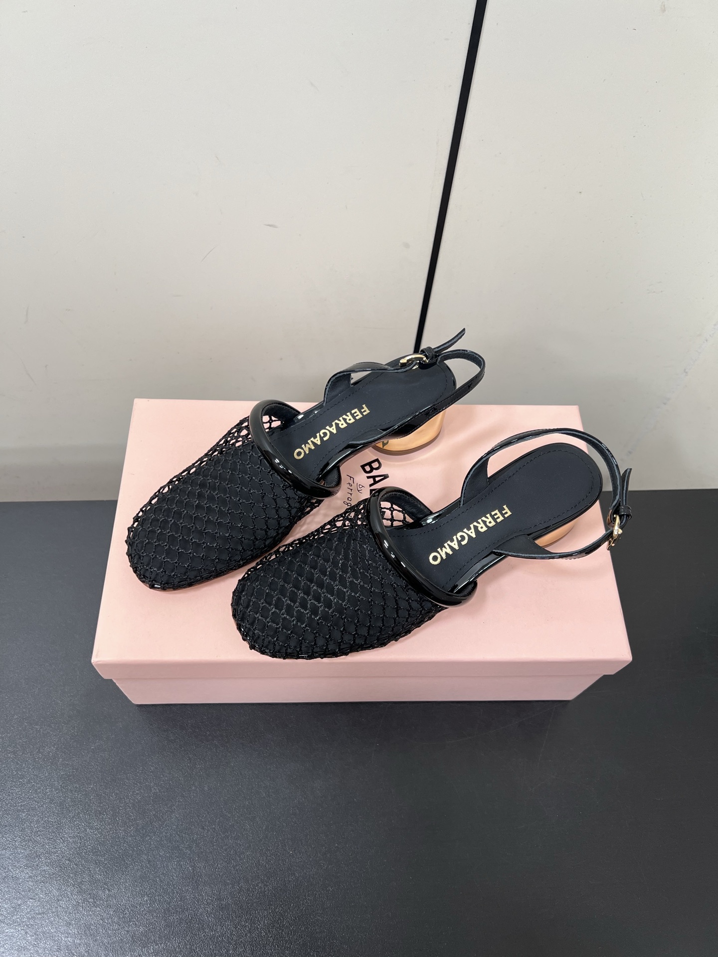 Ferragamo 25AW Net Metal Heel Sandals: Fashionable, Comfortable, and Customizable Sizes - 图片 2