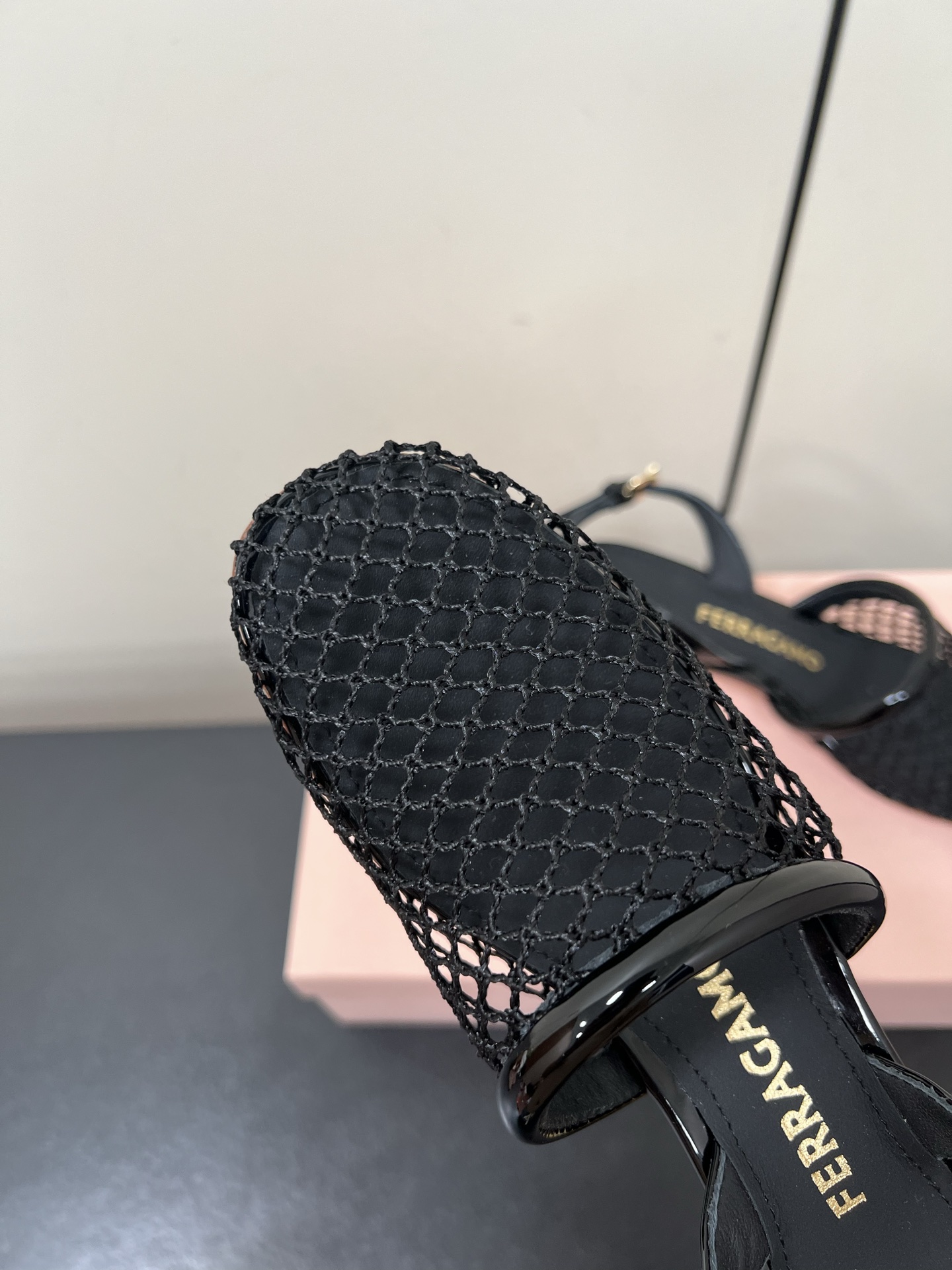 Ferragamo 25AW Net Metal Heel Sandals: Fashionable, Comfortable, and Customizable Sizes - 图片 5