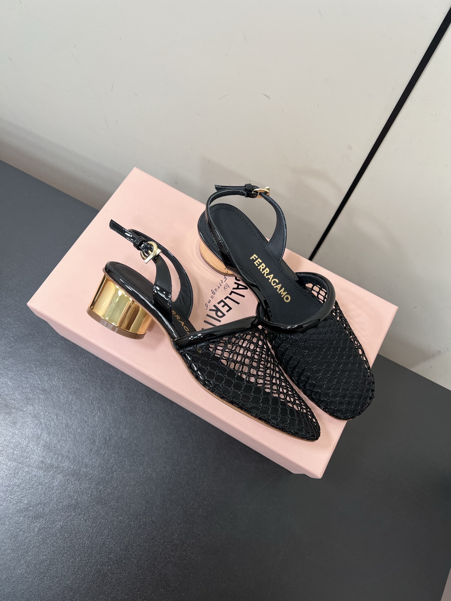 Ferragamo 25AW Net Metal Heel Sandals: Fashionable, Comfortable, and Customizable Sizes - 图片 4