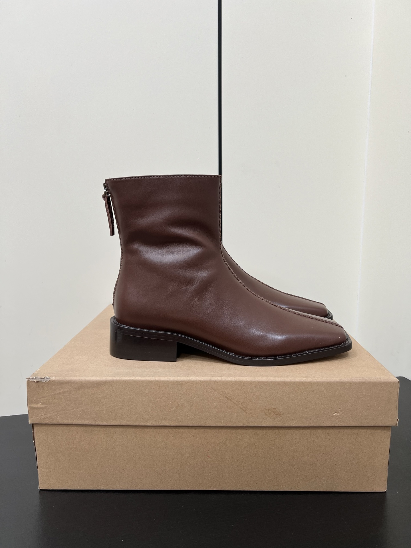 P912 Lemayre Small Crowd Boots: Simple, charming, practical. Imported calf skin, sheepskin lining, Italian leather soles. Sizes 35-40. - 图片 3