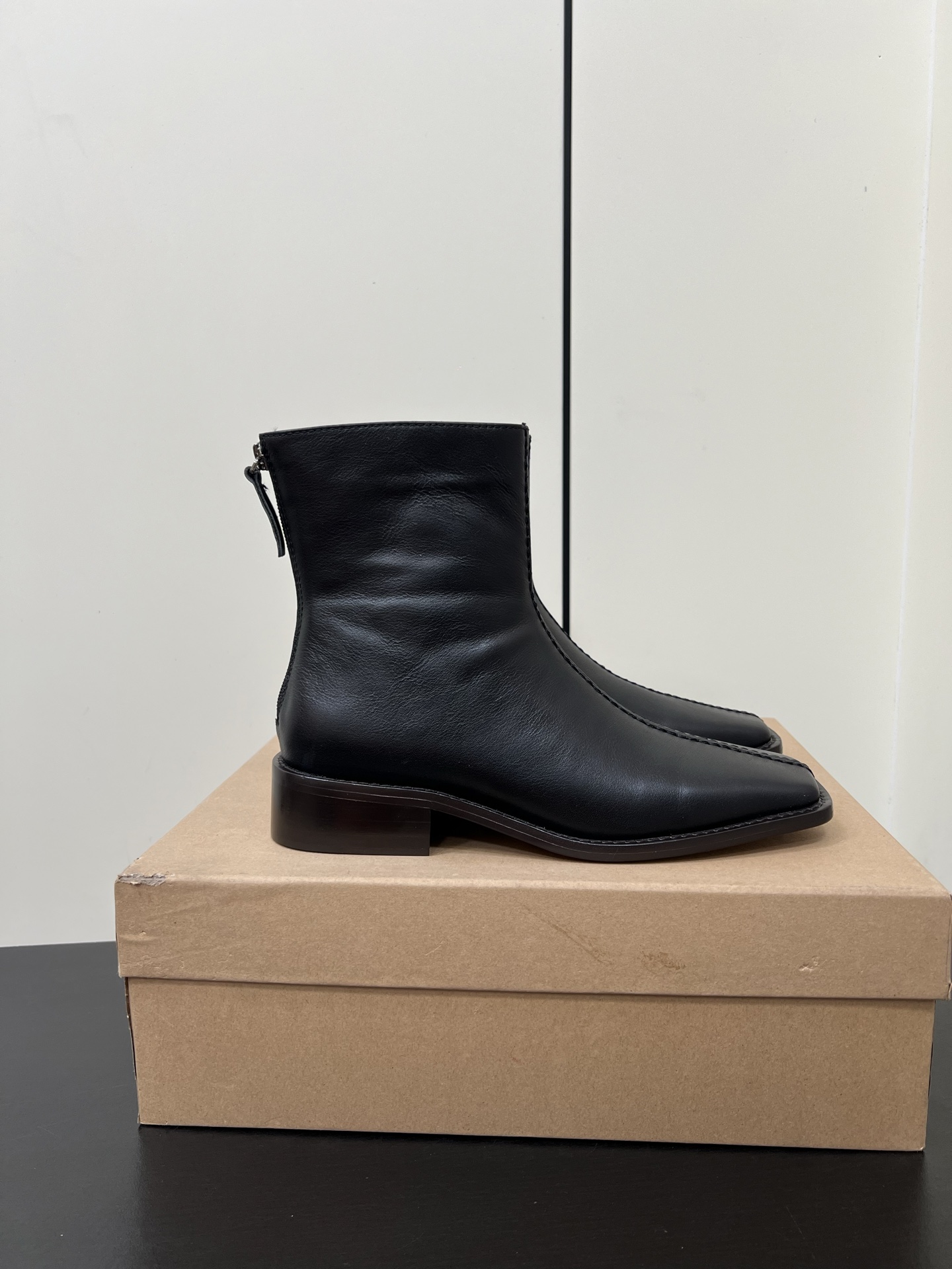 Fashion Review: Lemaire 24ss Winter Boots, simple, low-key, charming design in calf and sheepskin, Italian soles, sizes 35-40. - 图片 3