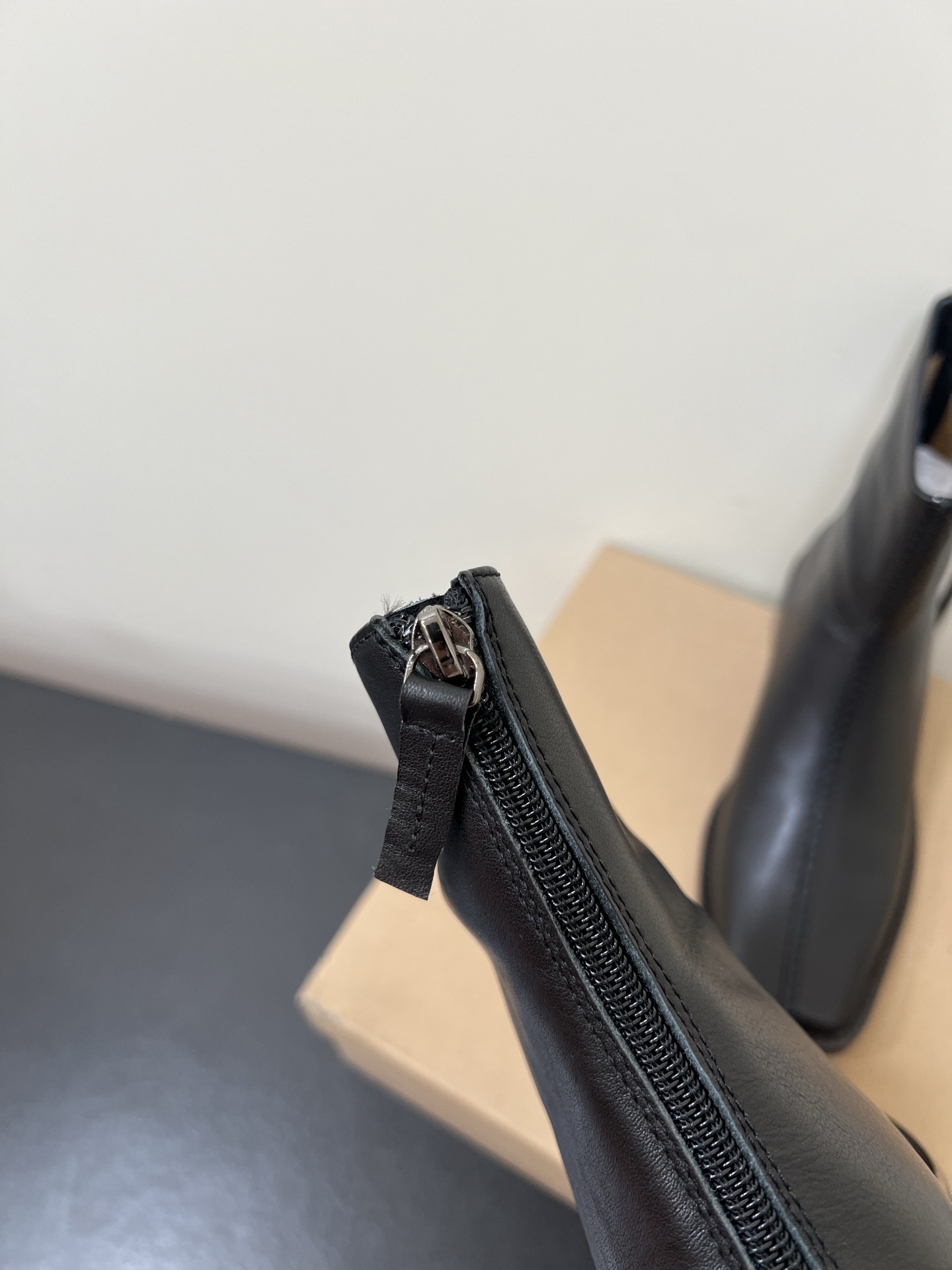 Fashion Review: Lemaire 24ss Winter Boots, simple, low-key, charming design in calf and sheepskin, Italian soles, sizes 35-40. - 图片 7