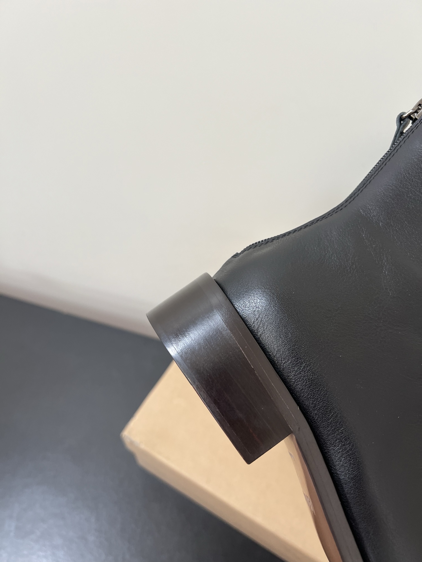 Fashion Review: Lemaire 24ss Winter Boots, simple, low-key, charming design in calf and sheepskin, Italian soles, sizes 35-40. - 图片 6