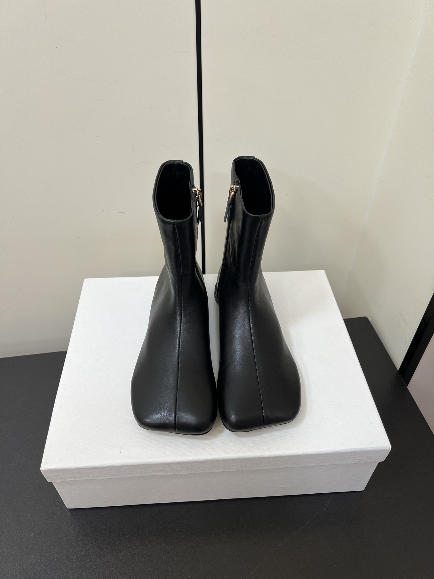 NO:560015,Therow new short boots are simple and easy to wear, full of autumn and winter atmosphere, very light and comfortable, perfect for autumn and winter, size 35-41 (40.41 customized, non-refundable), boots, boots19860909Therow 短靴新品 简约好穿呀,秋冬氛围感拉满 很轻盈舒适的,秋冬搭配绝 size 35-41（40.41定制不退换）,靴子,boots,Women's Shoes