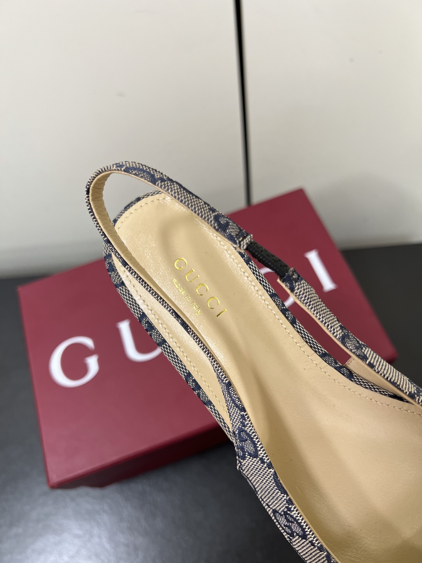 Gucci Women Shoes