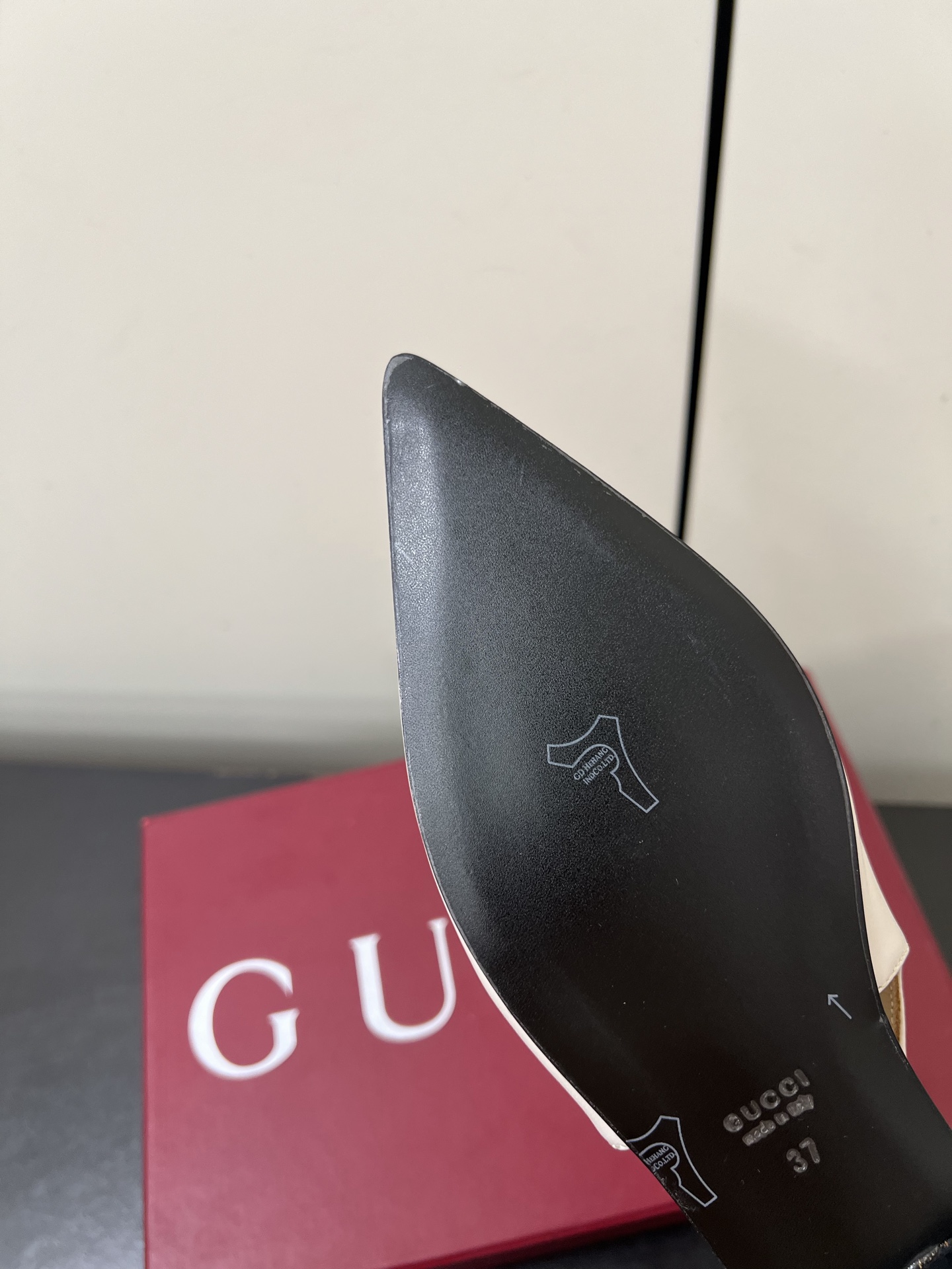 Gucci Women Shoes