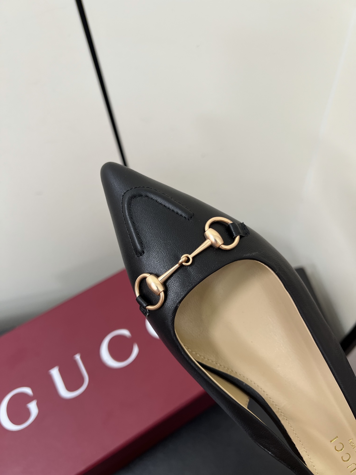 Gucci Women Shoes