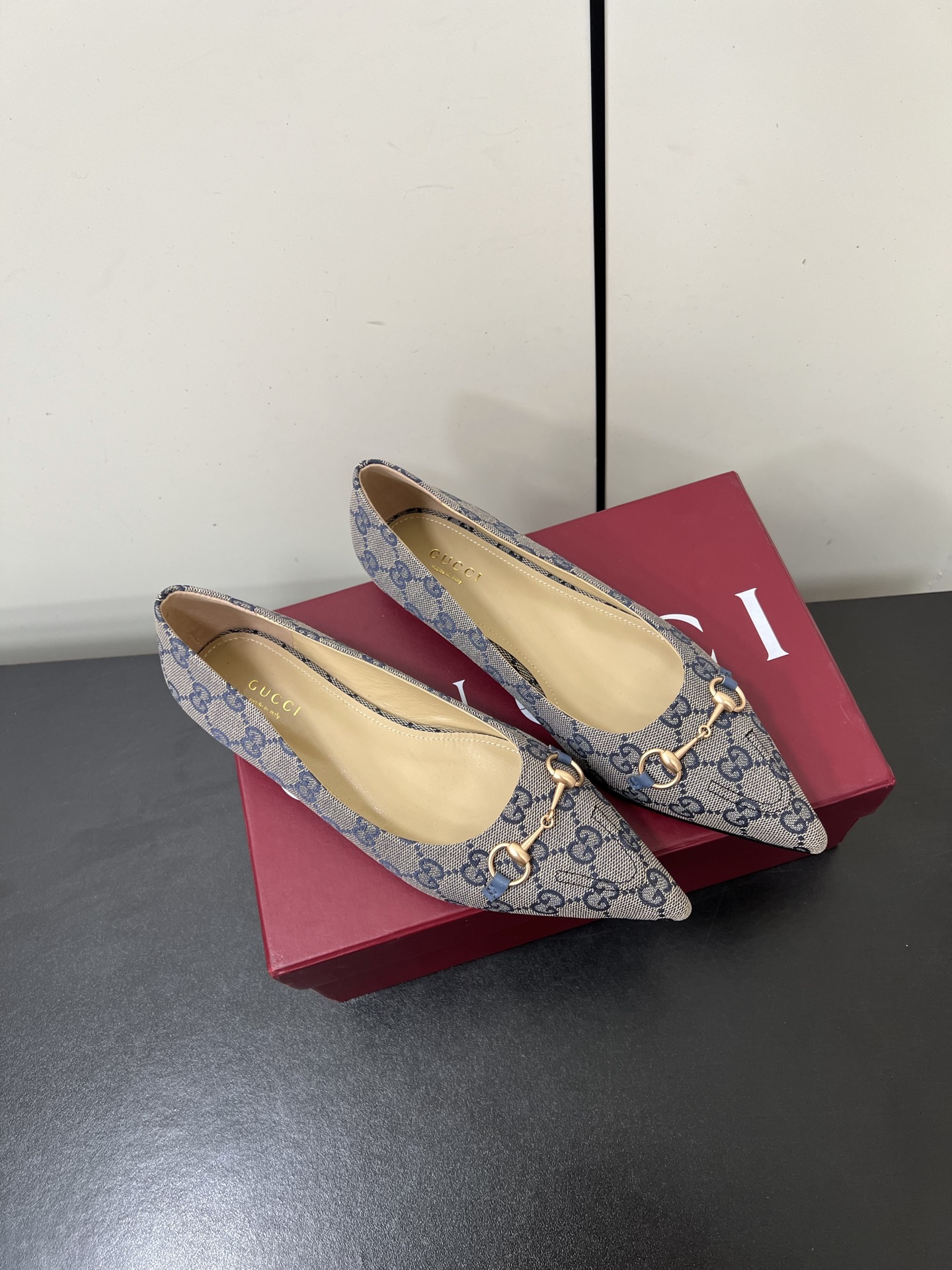 Gucci Women Shoes