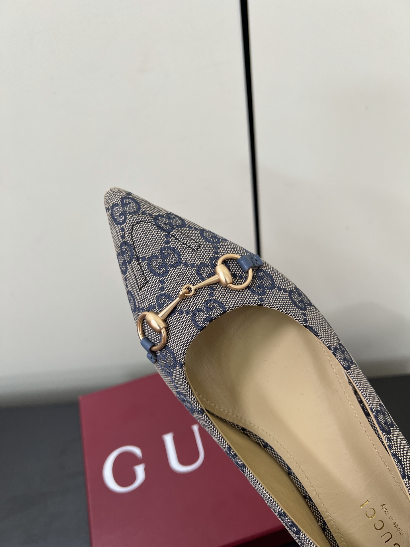 Gucci Women Shoes