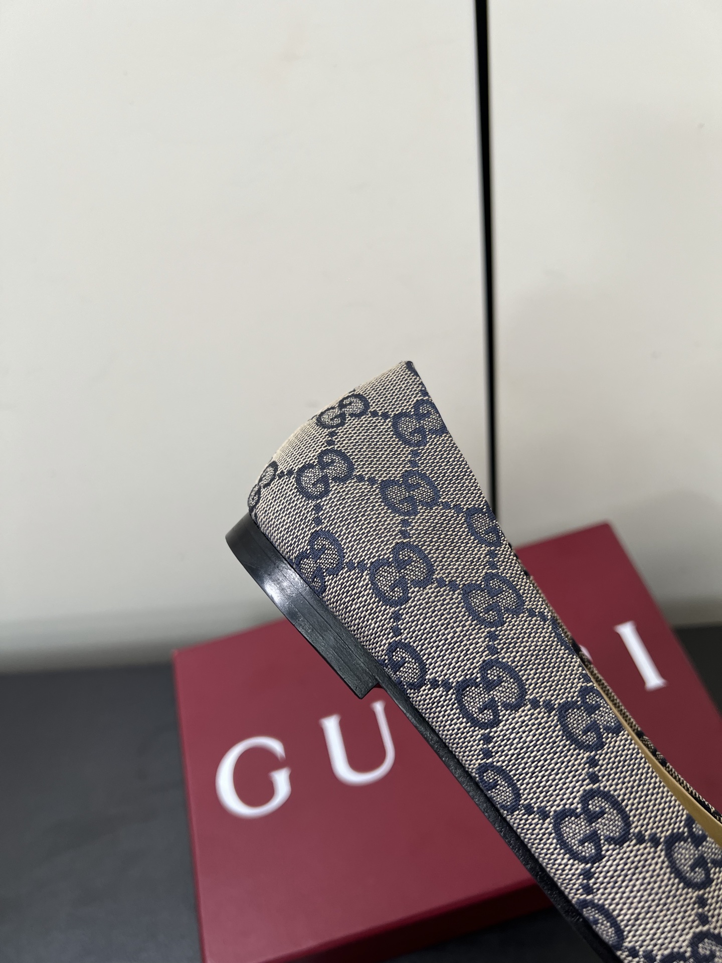 Gucci Women Shoes