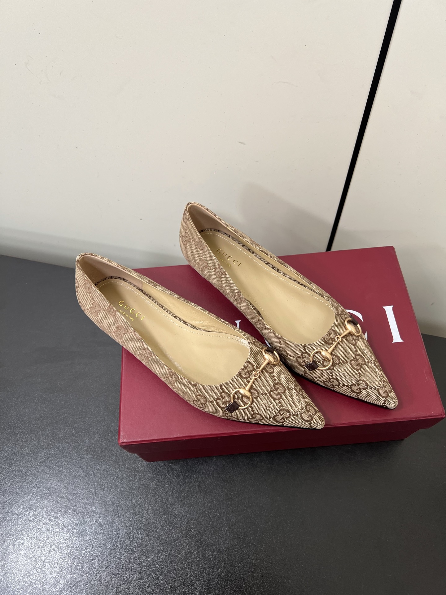 Gucci Women Shoes