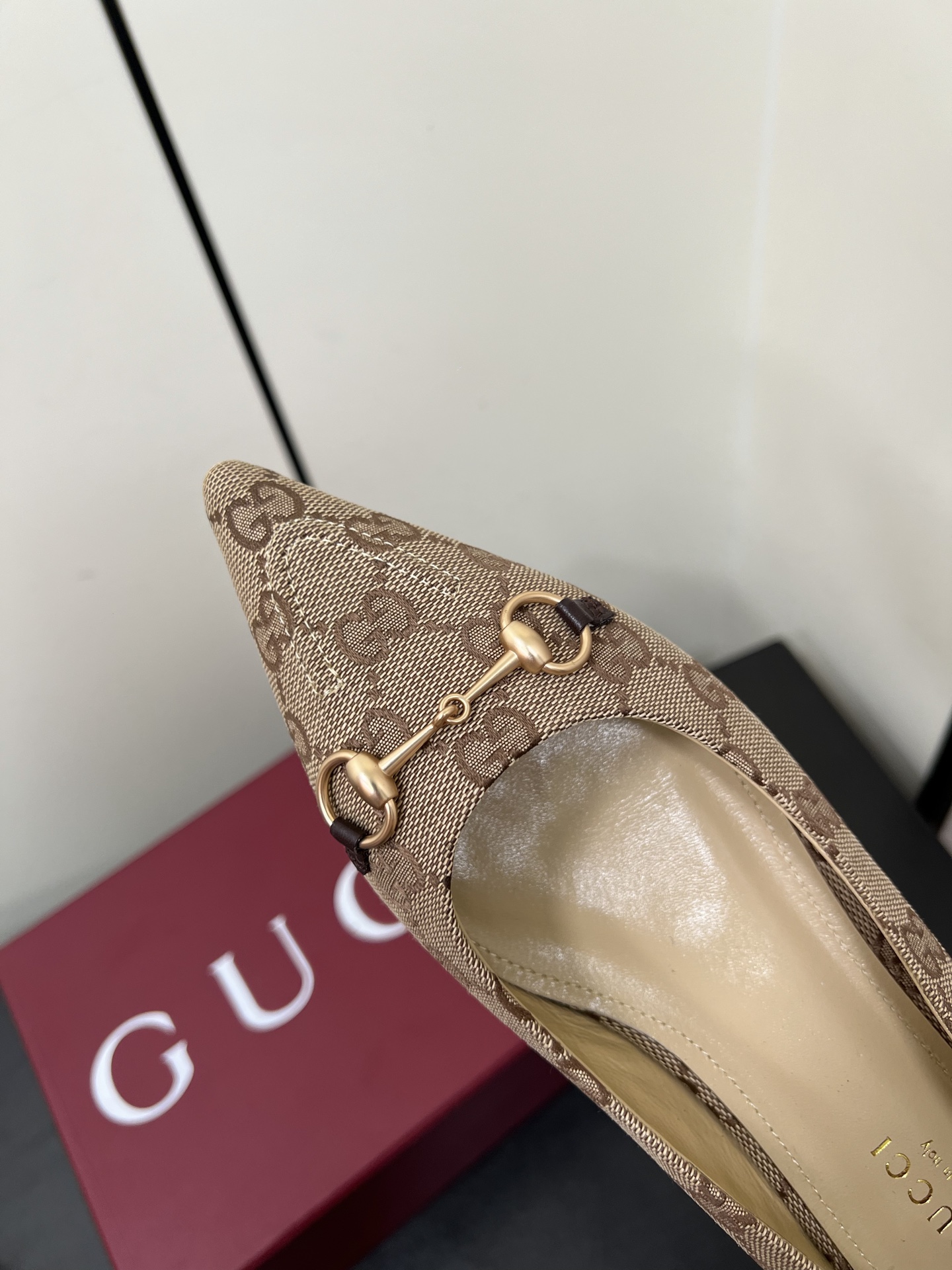 Gucci Women Shoes