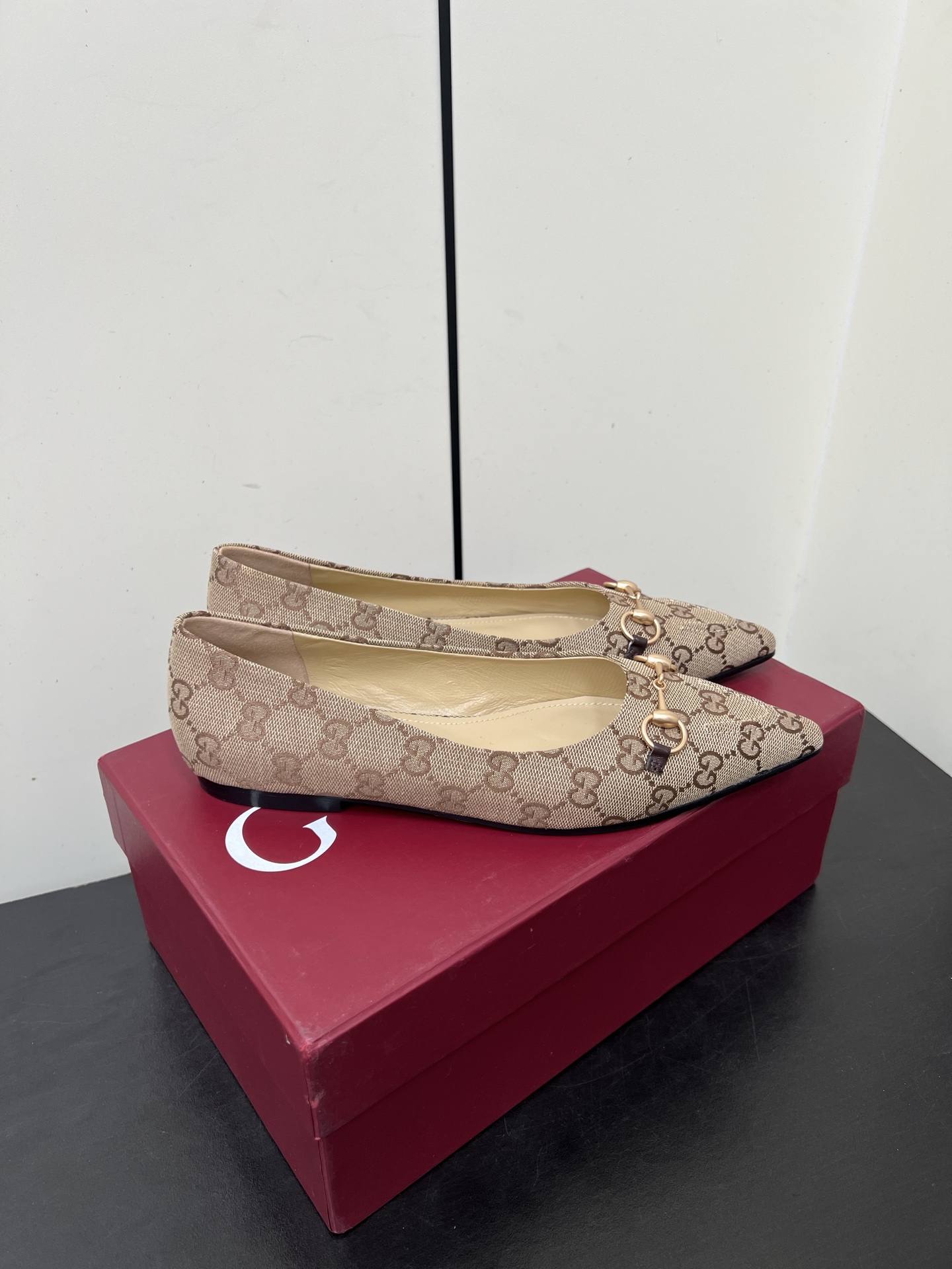 Gucci Women Shoes