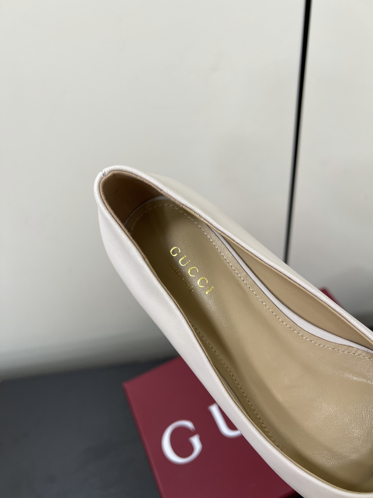 Gucci Women Shoes