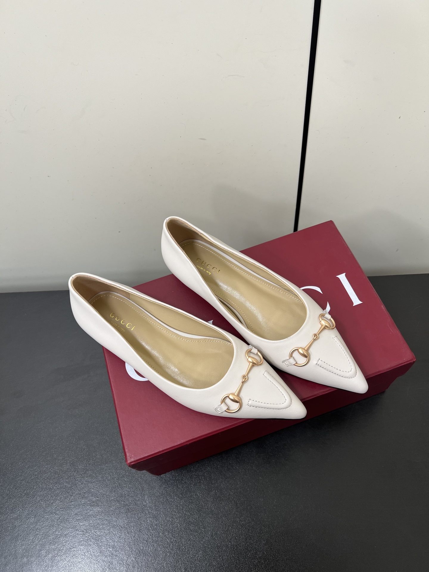 Gucci Women Shoes