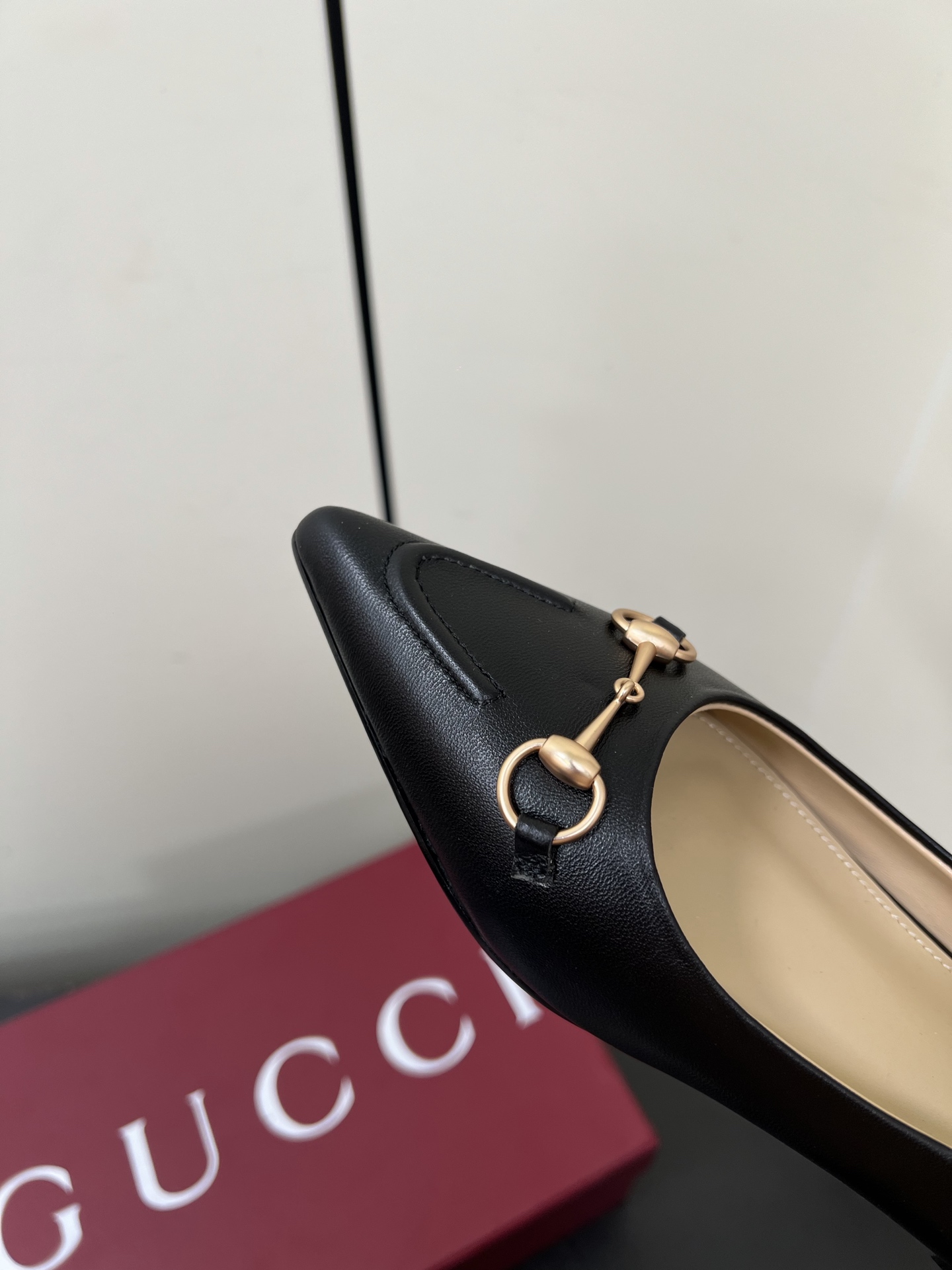 Gucci Women Shoes