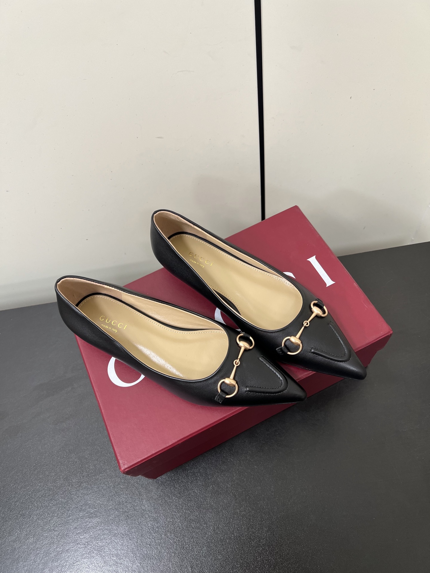 Gucci Women Shoes
