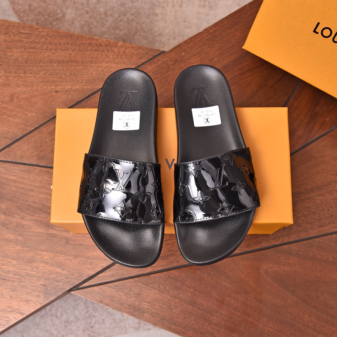 Louis Vuitton Men's Black Embossed Rubber Slide Sandals Size 35-46 2 i1698211526 2243 0