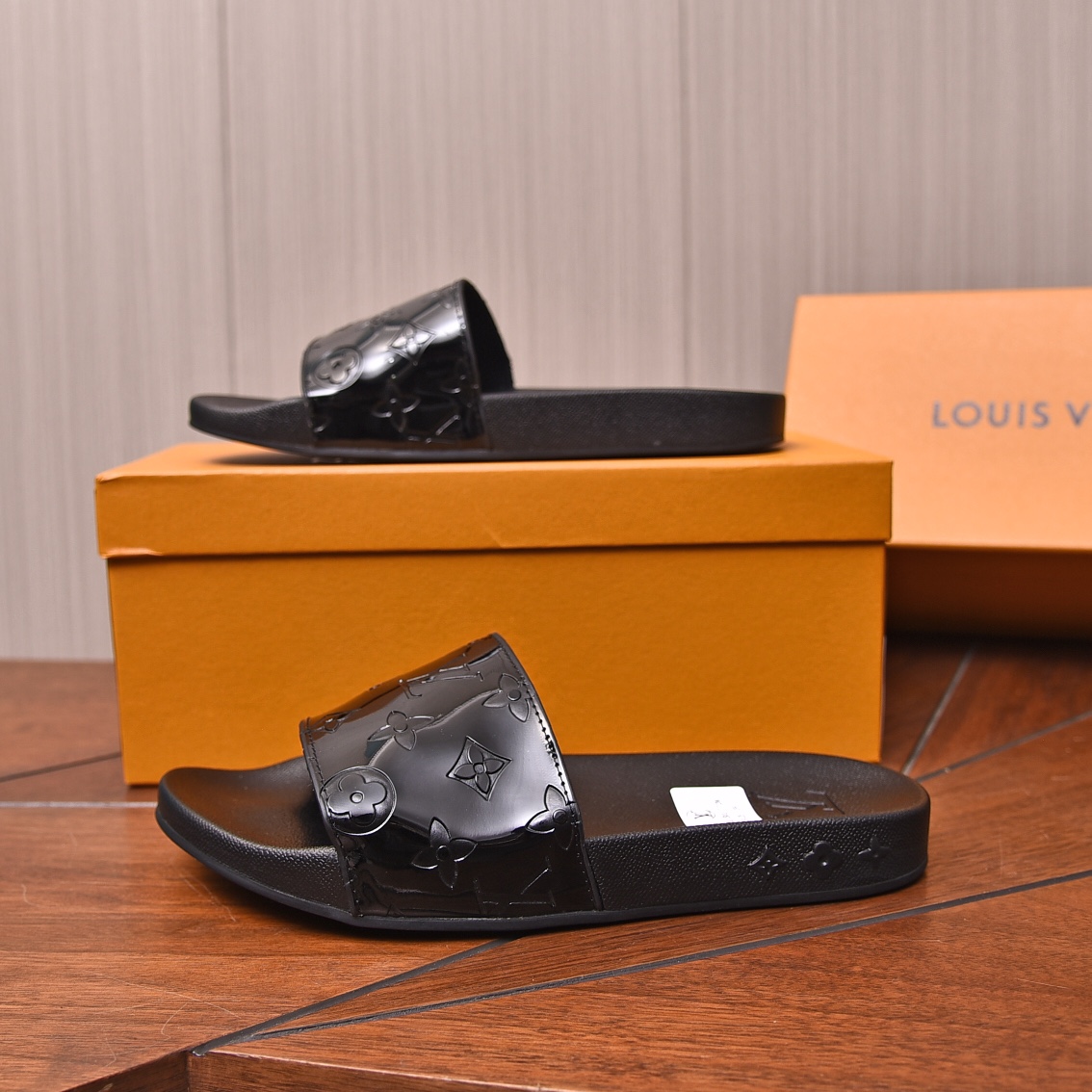 Louis Vuitton Men's Black Embossed Rubber Slide Sandals Size 35-46 5 i1698211526 2784 3