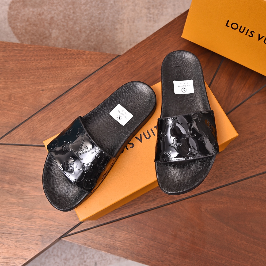 Louis Vuitton Men's Black Embossed Rubber Slide Sandals Size 35-46 4 i1698211526 6428 2