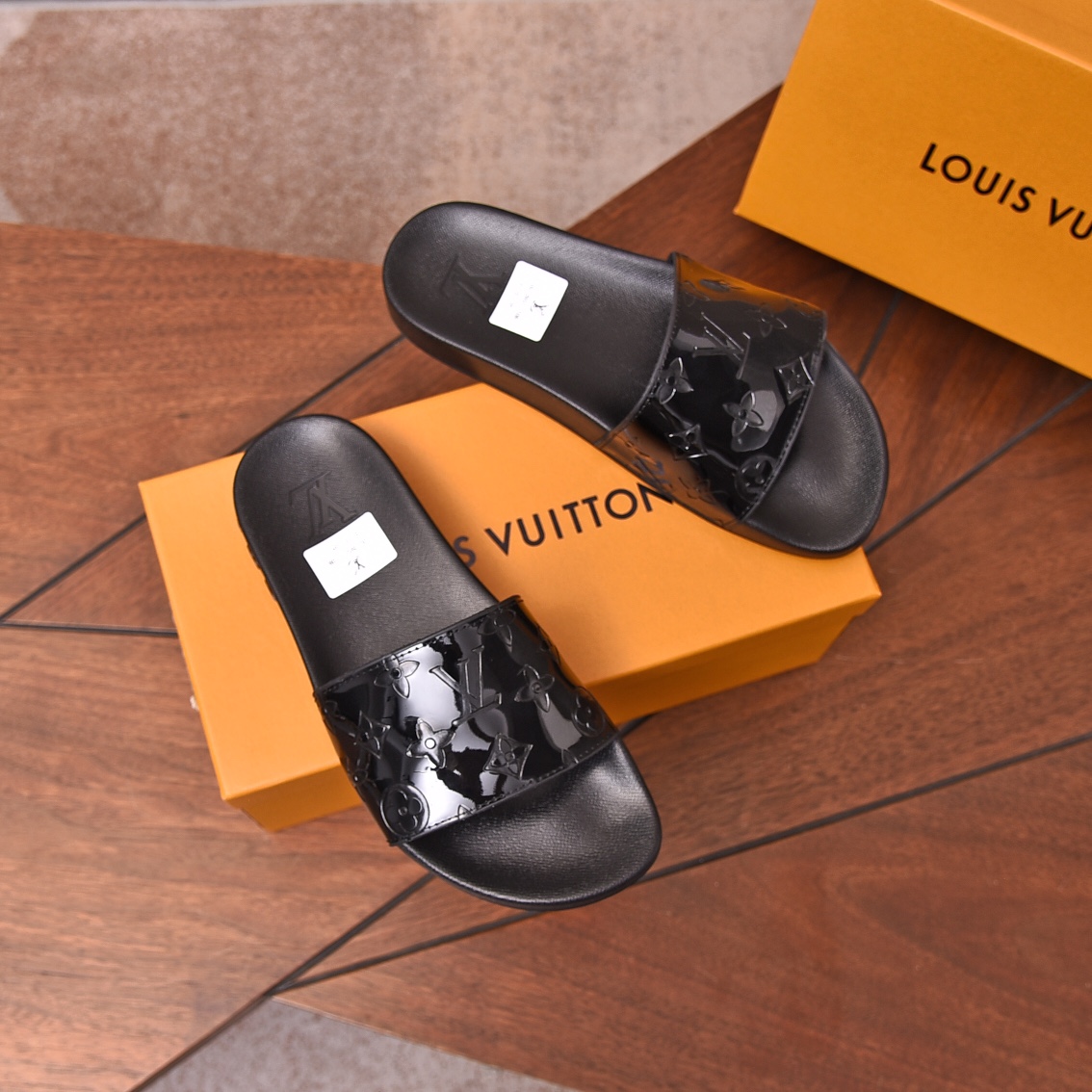 Louis Vuitton Men's Black Embossed Rubber Slide Sandals Size 35-46 3 i1698211526 8740 1