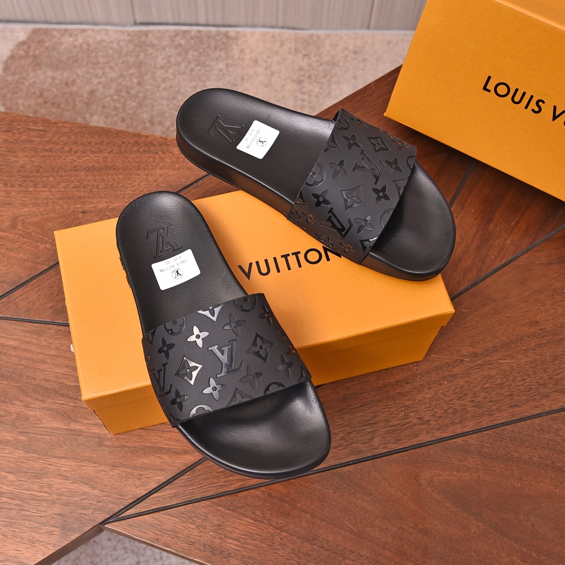 Louis Vuitton Men's Black Monogram Embossed Rubber Slide Sandal Size 35-46 3 i1698211666 1381 1