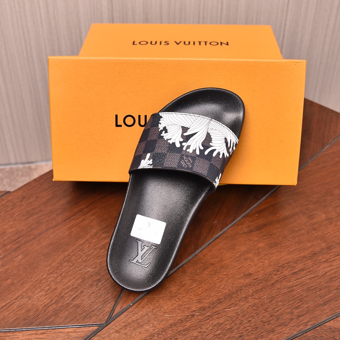 Louis Vuitton Men's Luxury Slides | Stylish and Comfortable | Size 35-46 6 i1708099001 3277 4