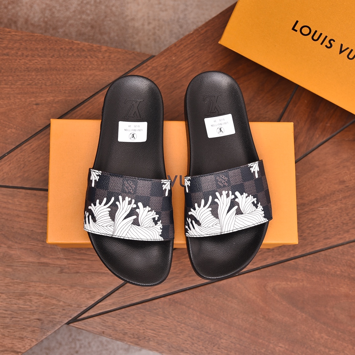Louis Vuitton Men's Luxury Slides | Stylish and Comfortable | Size 35-46 2 i1708099001 5169 0