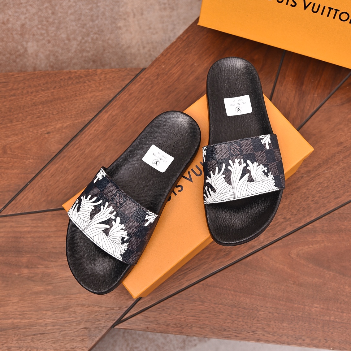 Louis Vuitton Men's Luxury Slides | Stylish and Comfortable | Size 35-46 3 i1708099001 8348 1