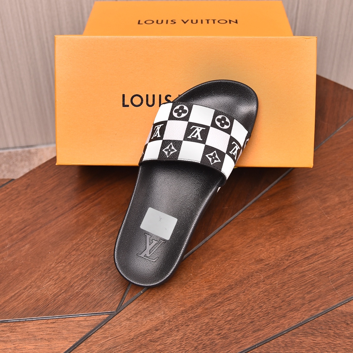 Louis Vuitton Men's Luxury Slides | Comfortable & Stylish | Size 35-46 6 i1708099208 8564 1
