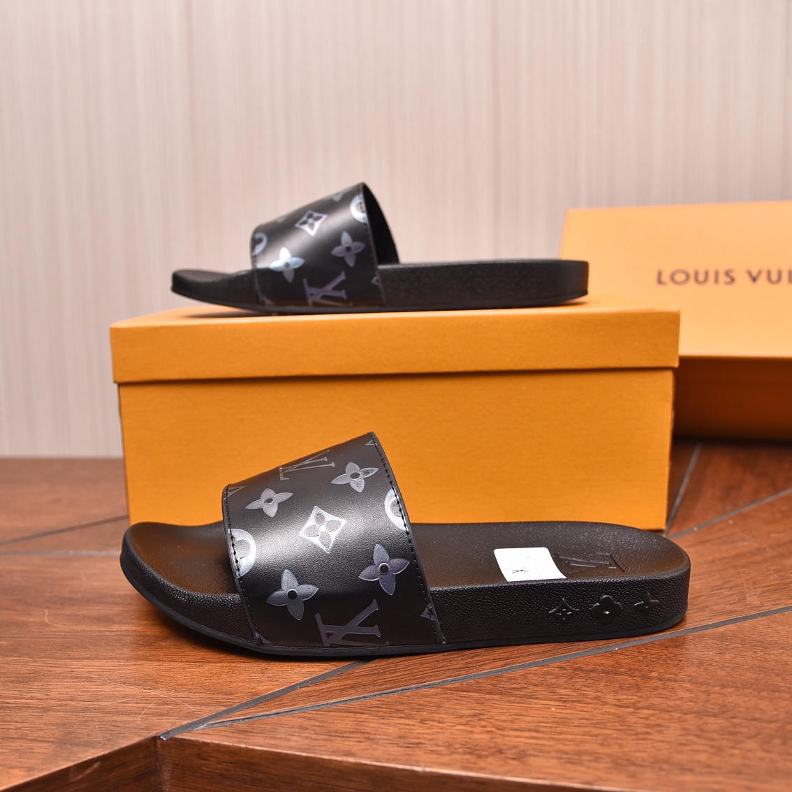 Louis Vuitton Men's Monogrammed Black Slides Sandals Slip-Ons 7 i1708099364 9908 2