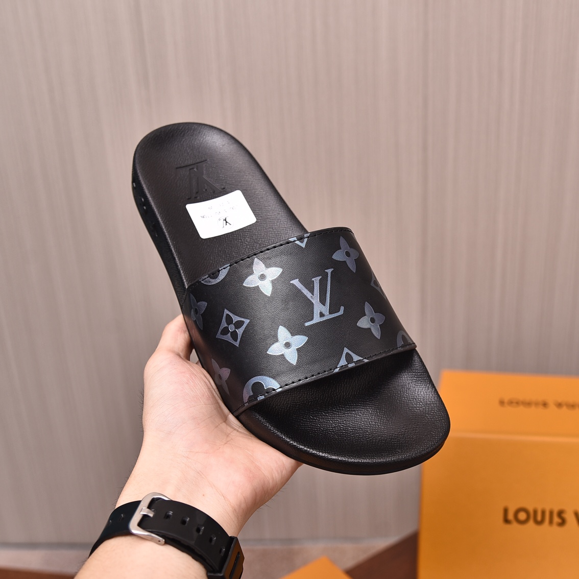 Louis Vuitton Men's Monogrammed Black Slides Sandals Slip-Ons 9 i1708099365 4613 8