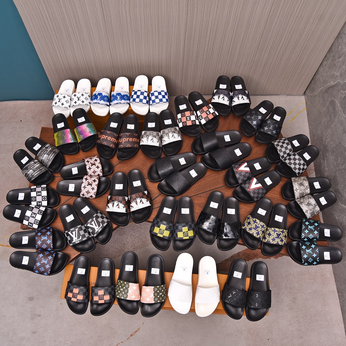 Louis Vuitton Men's Sandals - Casual, Comfortable, and Stylish Summer Slides 10 i1708099435 5787 7
