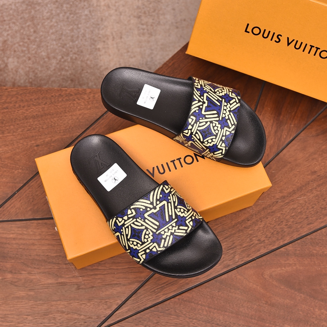 Louis Vuitton Men's Sandals - Casual, Comfortable, and Stylish Summer Slides 4 i1708099435 6095 6