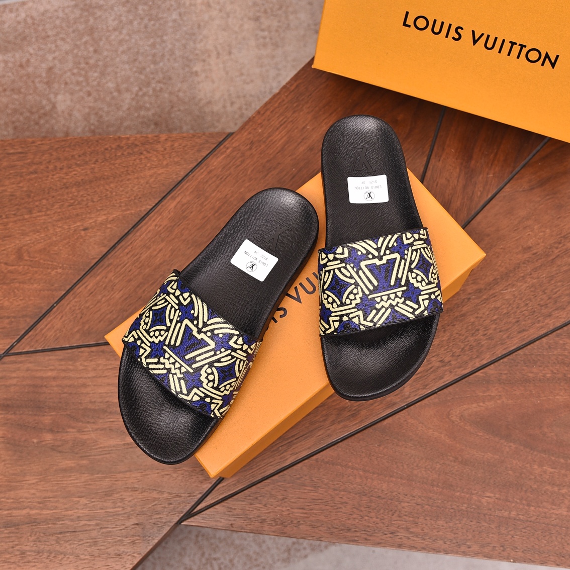 Louis Vuitton Men's Sandals - Casual, Comfortable, and Stylish Summer Slides 3 i1708099435 6131 8