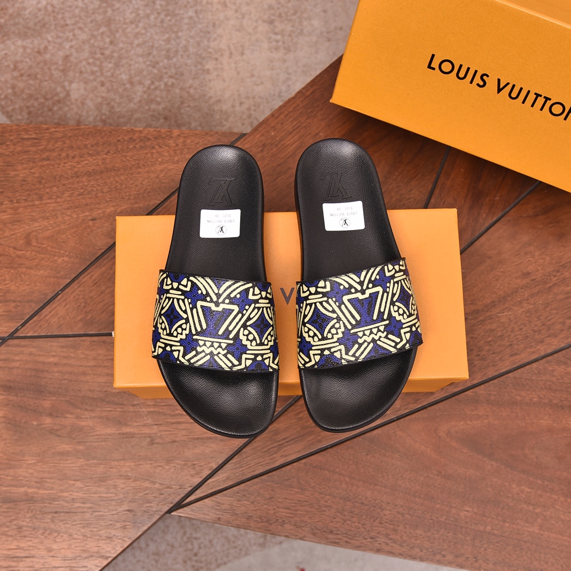 Louis Vuitton Men's Sandals - Casual, Comfortable, and Stylish Summer Slides 1 Louis Vuitton Men's Sandals - Casual, Comfortable, and Stylish Summer Slides