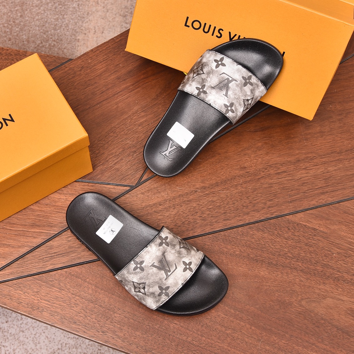 Louis Vuitton Men's Casual Slides, Comfortable and Stylish, Sizes 35-46 5 i1708099751 184 7