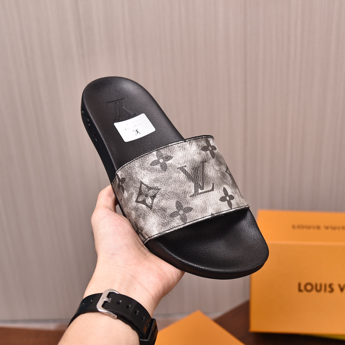 Louis Vuitton Men's Casual Slides, Comfortable and Stylish, Sizes 35-46 9 i1708099751 238 2