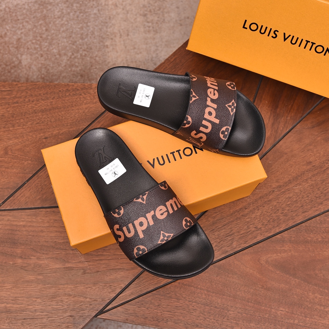 Louis Vuitton x Supreme Men's Casual Comfortable Slides Sandals 4 i1708100100 4096 0