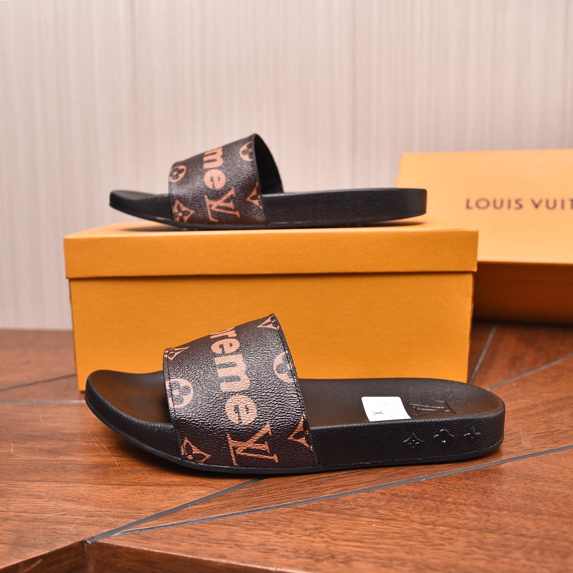 Louis Vuitton x Supreme Men's Casual Comfortable Slides Sandals 7 i1708100100 7188 0