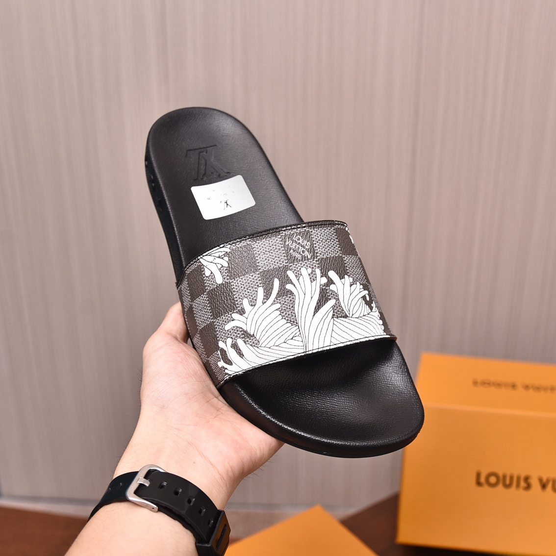 Louis Vuitton Men's Casual Comfortable Slides Sandals, Size 35-46 9 i1708100311 2322 0