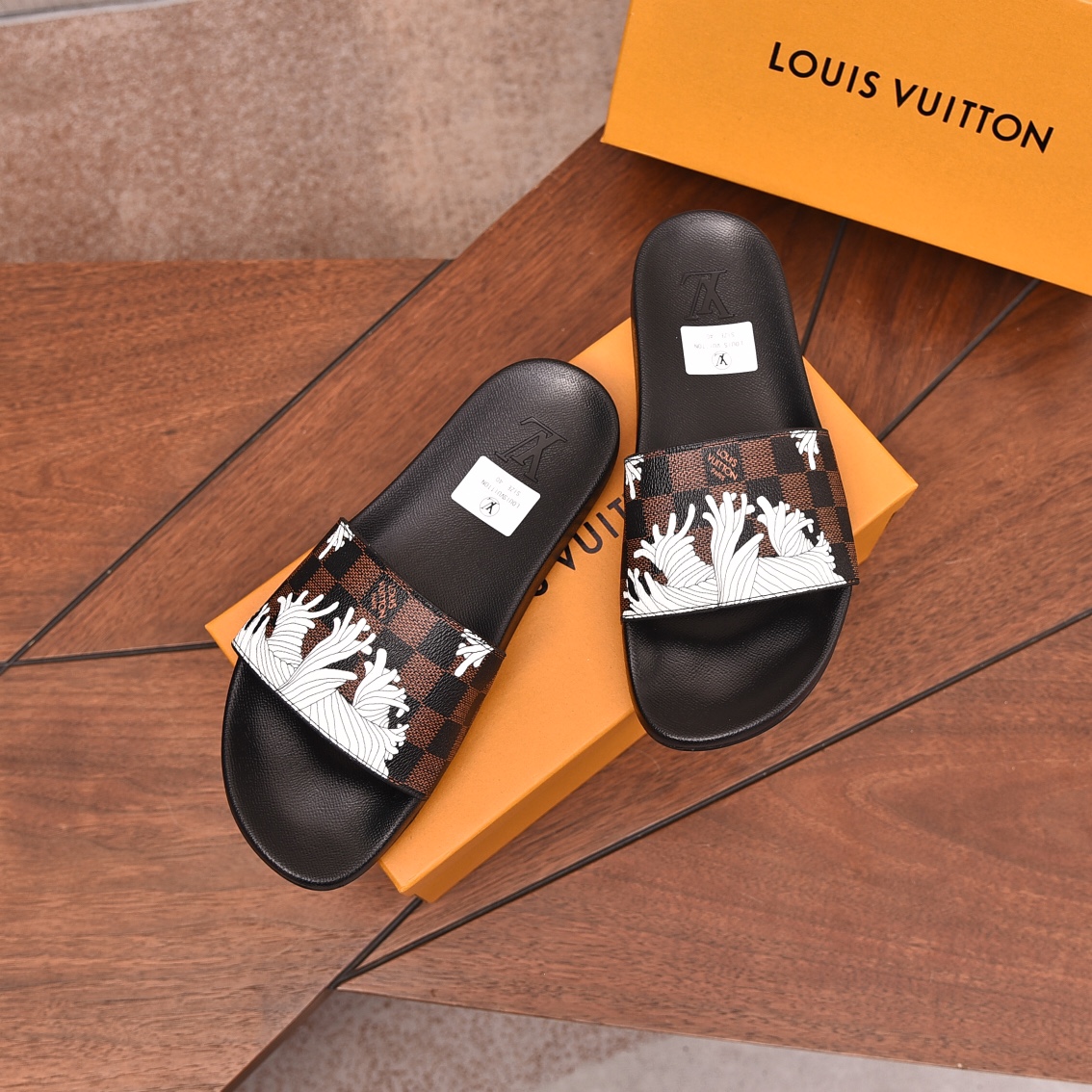 Louis Vuitton Men's Luxury Slides - Comfortable & Stylish - Size 35-46 3 i1708100389 361 1